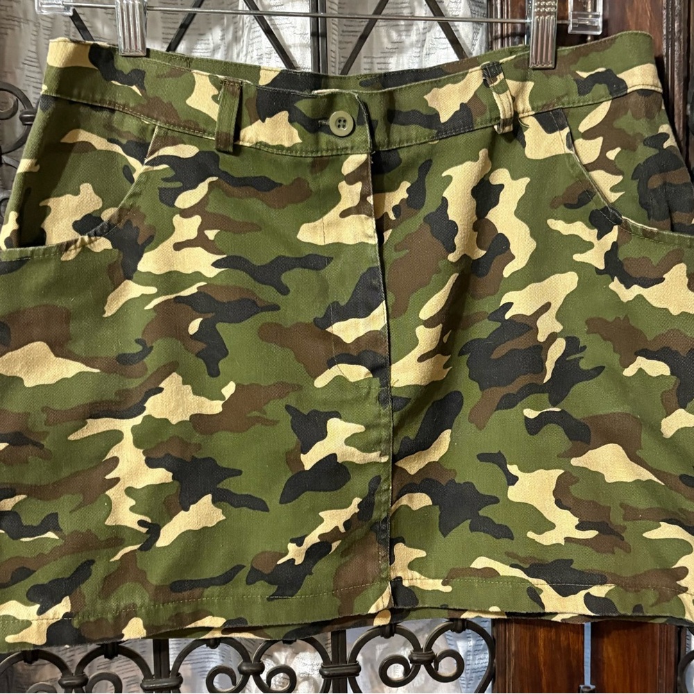 PrettyLittleThing Camouflage Mini Skirt